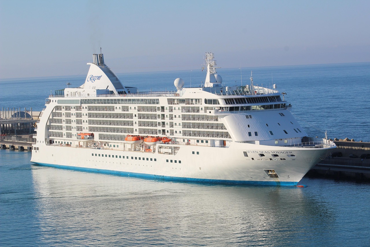 Maldives cruise